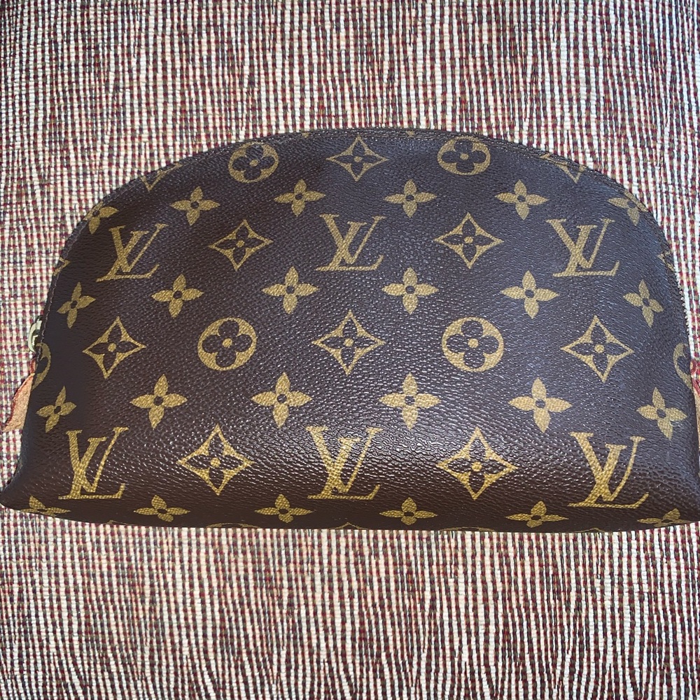Authentic Louis Vuitton cosmetic pouch - Picture 2 of 8
